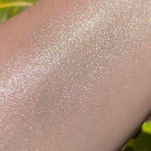 Cargar imagen en el visor de la galería, ColourPop / Sol Body Oil